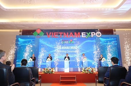 Gần 500 doanh nghiệp có mặt tại Hội chợ Thương mại Quốc tế Việt Nam lần thứ 33